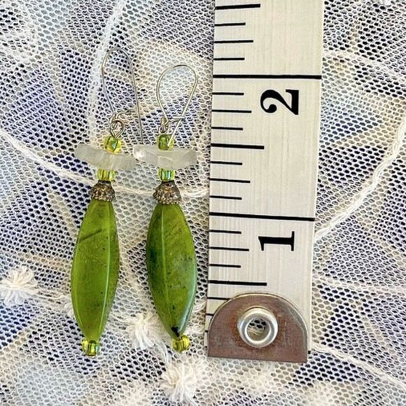 SOLD! Vintage Green Nephrite Jade Beaded Dangle Earrings 2” - Picture 8 of 12